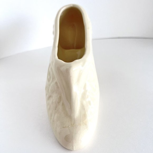 Vintage Shawnee U.S.A. Pottery cream Ladies Shoe Planter, 1950's - Picture 2 of 5